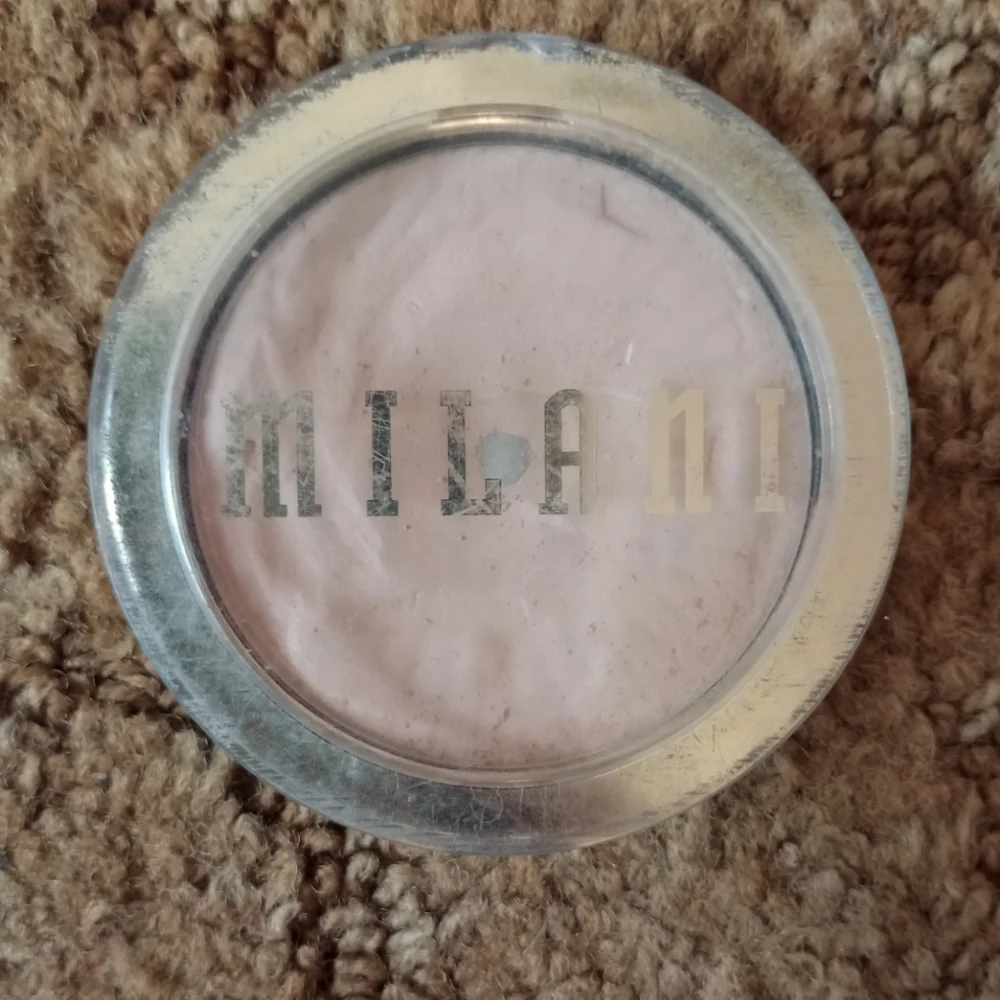 🦋 Milani Silky Matte Bronzing Powder in Sun Light Rare Shade